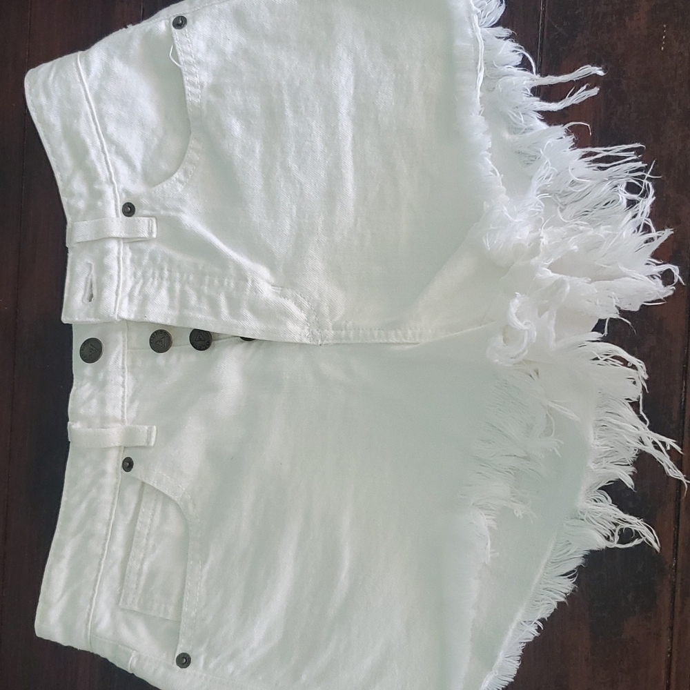 Guess 1981 Cutoff Shorts